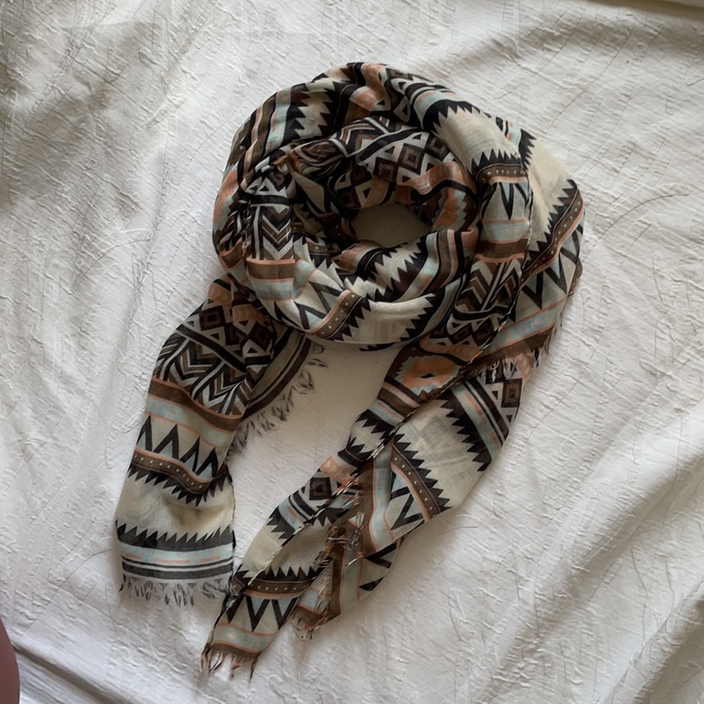 Scarf - Picture 2 of 6